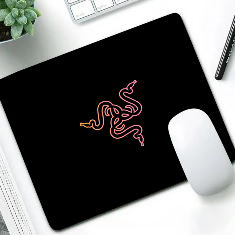 Pad Gaming Console - Razer Luxury Mouse Pad Anime Gamer